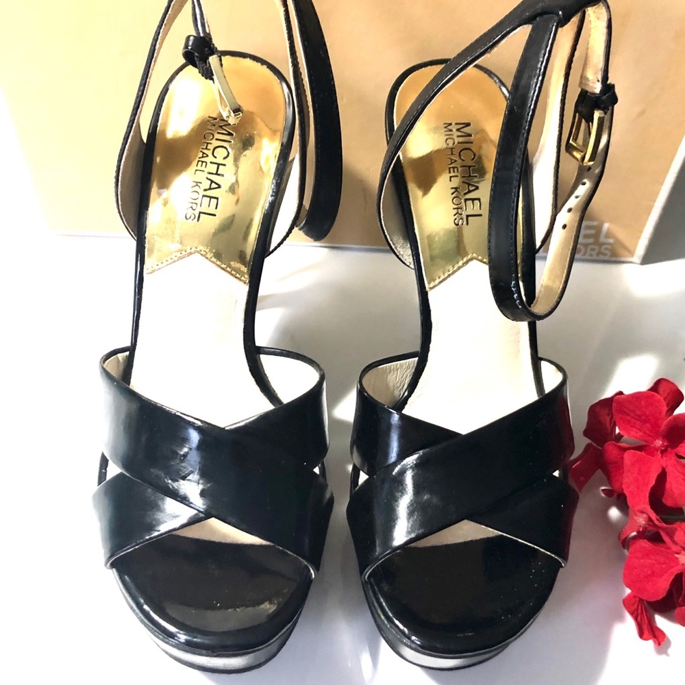 Happiest holiday’s sale 🎁Michael kors sandal🎁 - Picture 2 of 5
